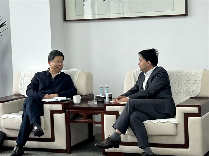 常州市人大常委副主任、市總工會主席一行走訪我司
